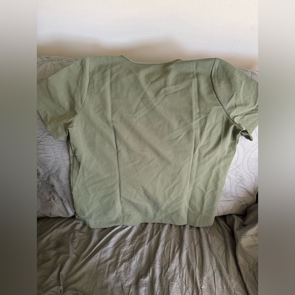 NWT! FIGS CATARINA ONE POCKET SCRUB TOP - Picture 2 of 4